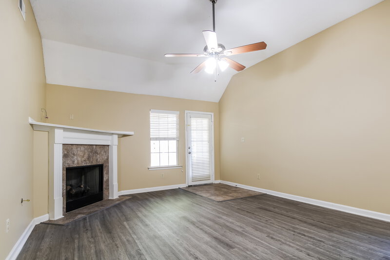1,720/Mo, 10230 Fox Hunt Dr Olive Branch, MS 38654 Living Room View