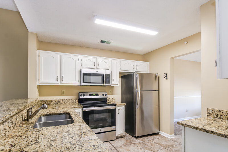 1,720/Mo, 10230 Fox Hunt Dr Olive Branch, MS 38654 Kitchen View 2
