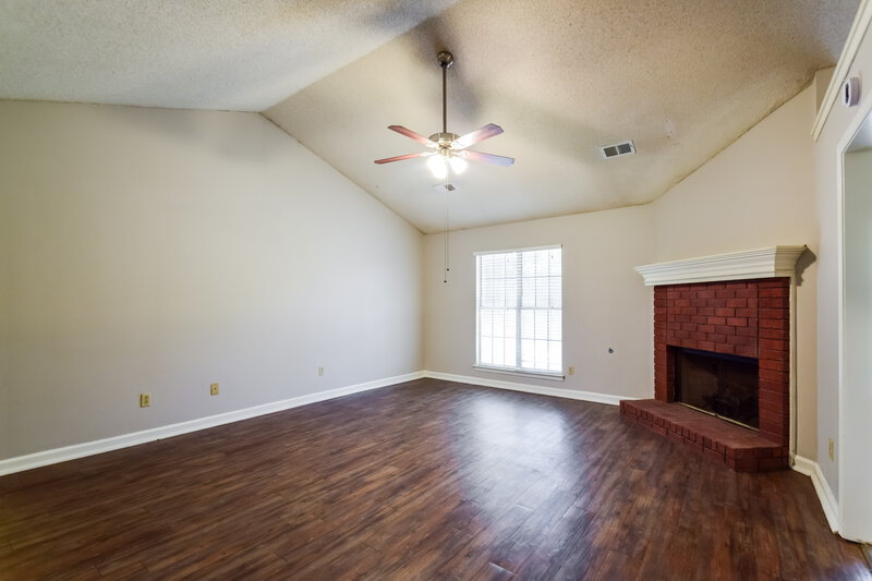 1,675/Mo, 7417 Hunters Hollow Ln Southaven, MS 38671 Living Room View