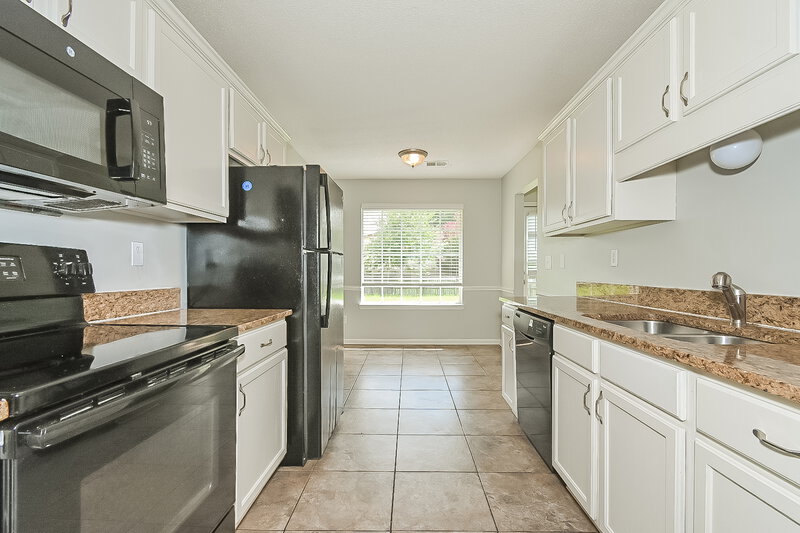 1,655/Mo, 1203 Thames Dr Southaven, MS 38671 Kitchen View