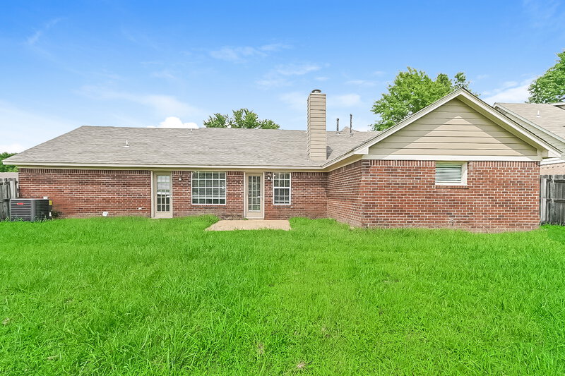 1,655/Mo, 1203 Thames Dr Southaven, MS 38671 Rear View
