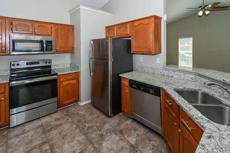 1,700/Mo, 9161 Preakness Dr Southaven, MS 38671 Kitchen View 3