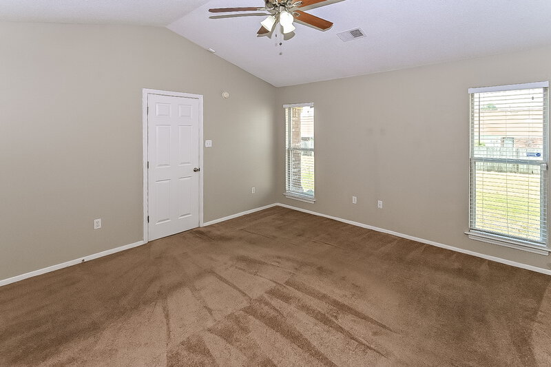 1,700/Mo, 9161 Preakness Dr Southaven, MS 38671 Main Bedroom View 3