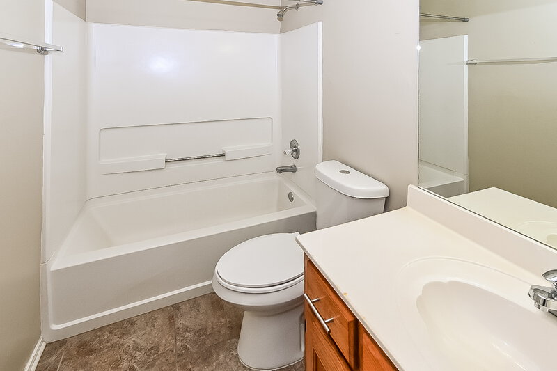 1,700/Mo, 9161 Preakness Dr Southaven, MS 38671 Bathroom View