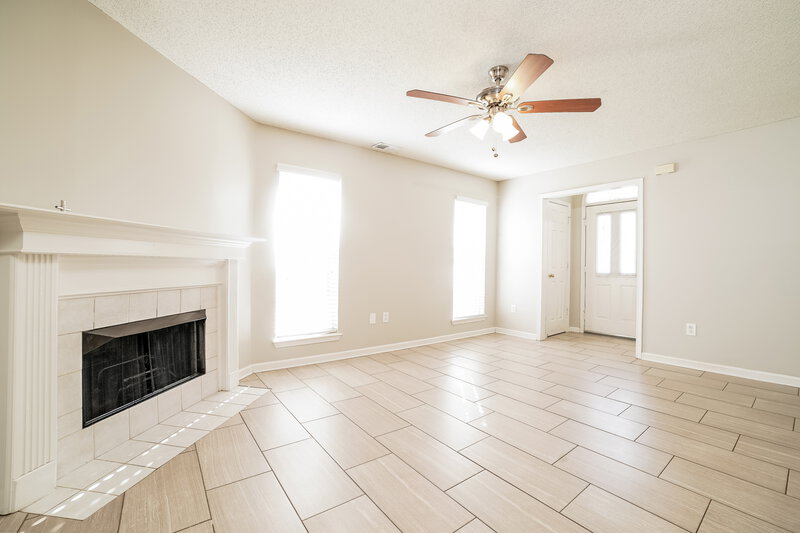 1,765/Mo, 5713 Kaitlyn Dr W Walls, MS 38680 Living Room View