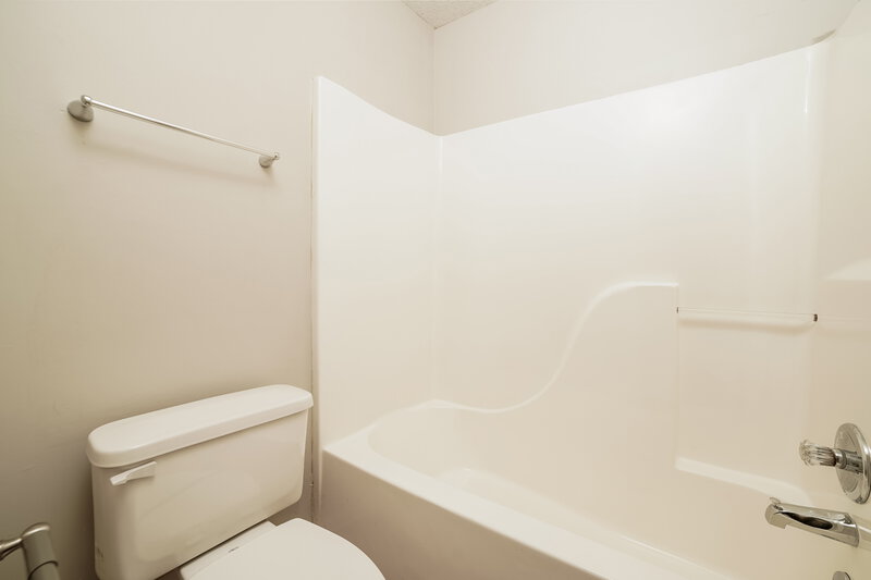 1,765/Mo, 5713 Kaitlyn Dr W Walls, MS 38680 Bathroom View 2