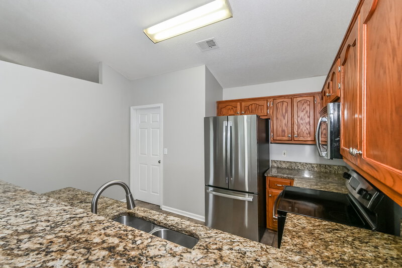 1,720/Mo, 1834 Central Trails Dr Southaven, MS 38671 Kitchen View 2