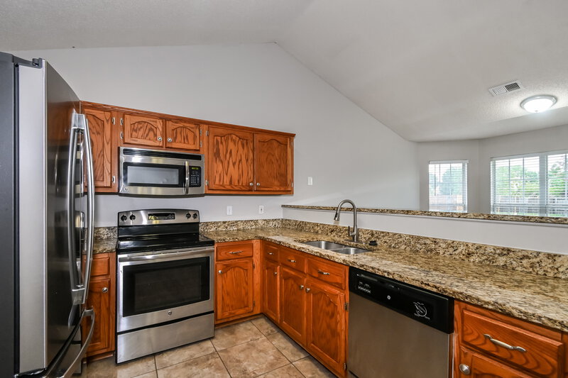 1,720/Mo, 1834 Central Trails Dr Southaven, MS 38671 Kitchen View 3
