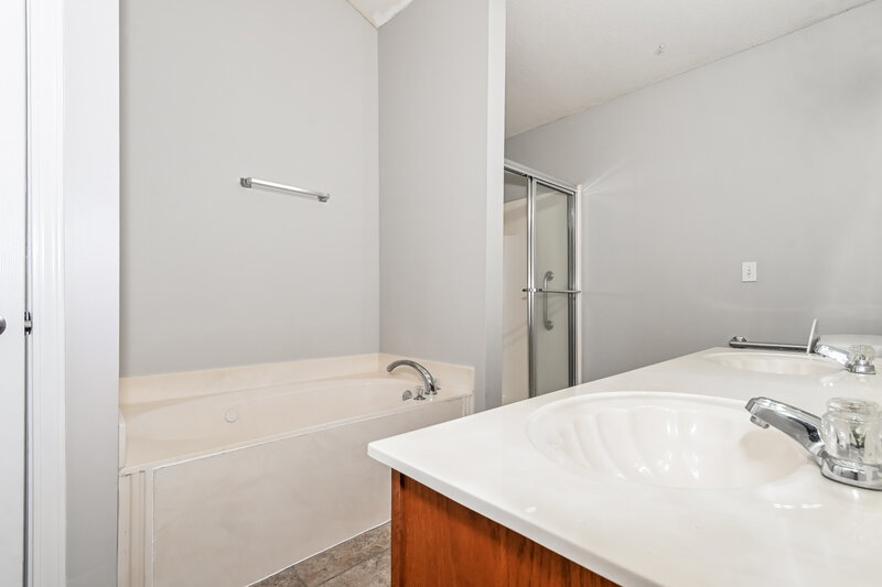 1,720/Mo, 1834 Central Trails Dr Southaven, MS 38671 Main Bathroom View