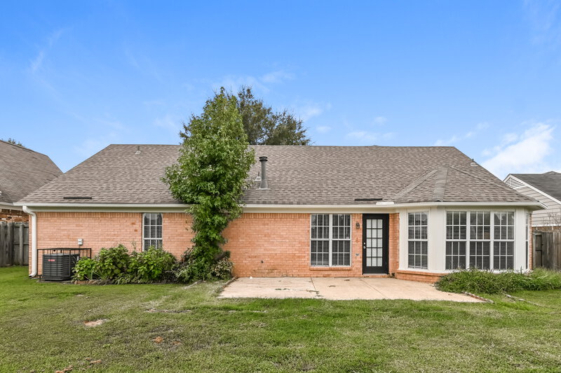 1,720/Mo, 1834 Central Trails Dr Southaven, MS 38671 Rear View