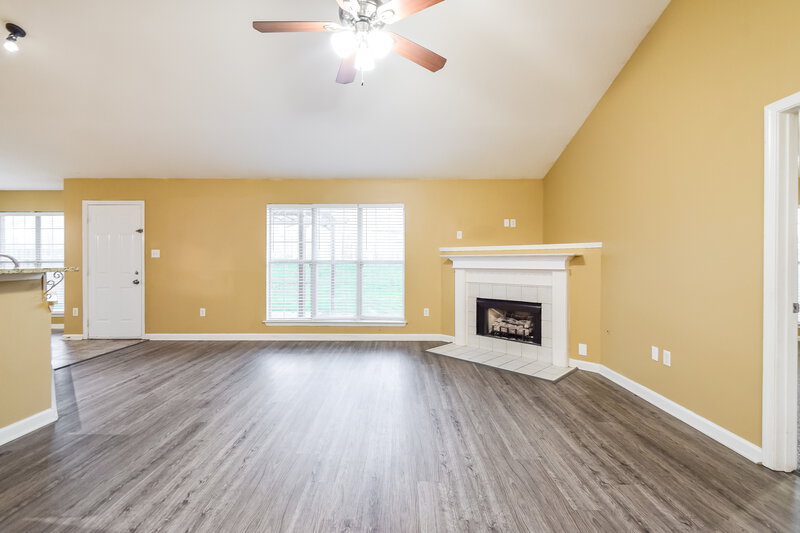 2,010/Mo, 8166 Martin Dr Southaven, MS 38671 Living Room View