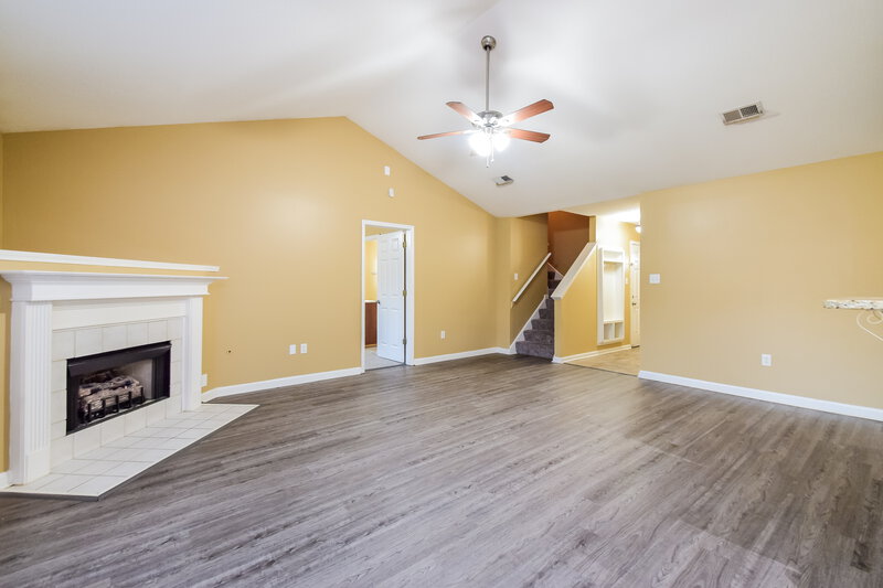 2,010/Mo, 8166 Martin Dr Southaven, MS 38671 Living Room View 2