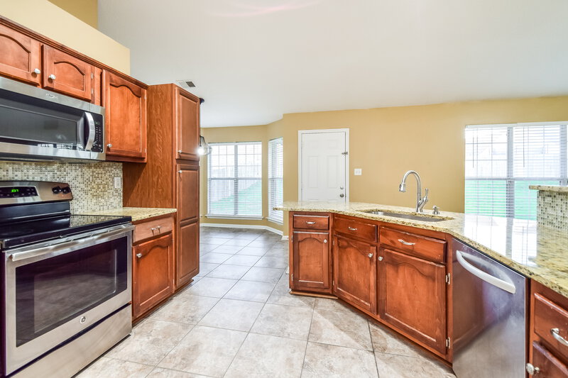 2,010/Mo, 8166 Martin Dr Southaven, MS 38671 Kitchen View 2
