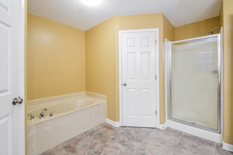 2,010/Mo, 8166 Martin Dr Southaven, MS 38671 Main Bathroom View 2
