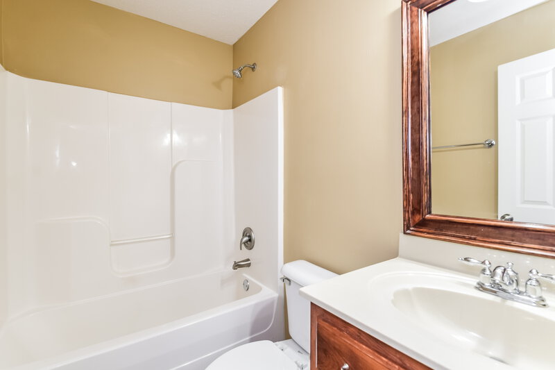 2,010/Mo, 8166 Martin Dr Southaven, MS 38671 Bathroom View