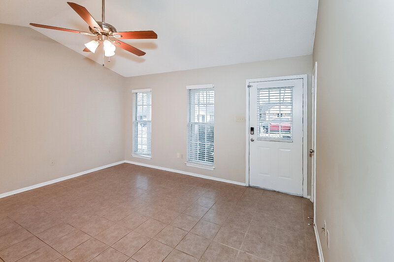 1,520/Mo, 4210 Brighton Dr Horn Lake, MS 38637 Living Room View 2