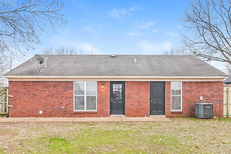 1,520/Mo, 4210 Brighton Dr Horn Lake, MS 38637 Rear View