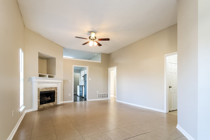 2,350/Mo, 9194 Kaitlyn Dr S Walls, MS 38680 Living Room View 2