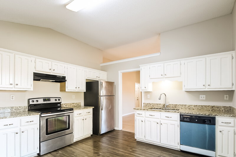 2,350/Mo, 9194 Kaitlyn Dr S Walls, MS 38680 Kitchen View 2