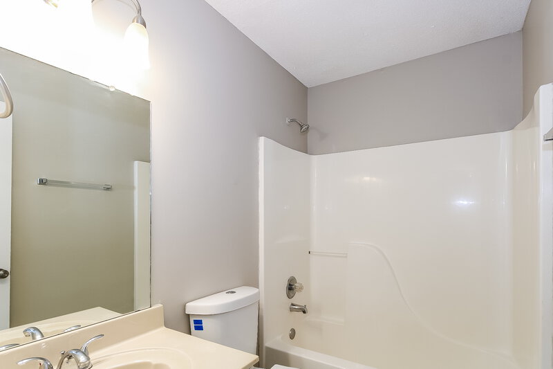 2,350/Mo, 9194 Kaitlyn Dr S Walls, MS 38680 Bathroom View