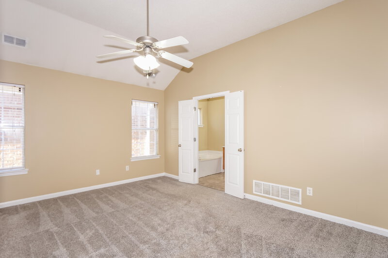 1,725/Mo, 7787 Allen Ridge Ln Olive Branch, MS 38654 Main Bedroom View