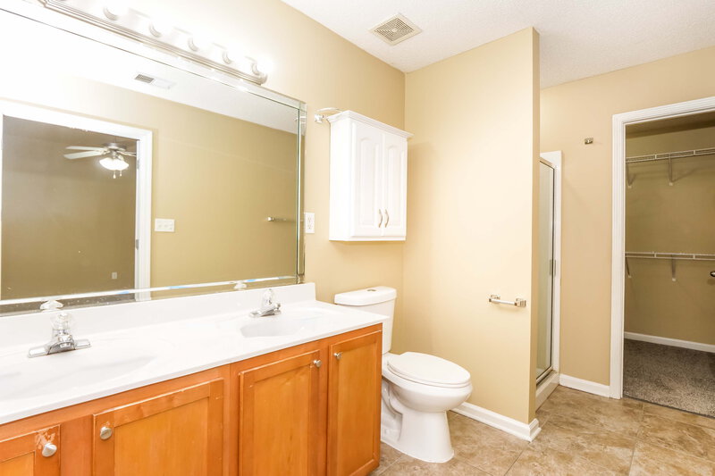 1,725/Mo, 7787 Allen Ridge Ln Olive Branch, MS 38654 Main Bathroom View