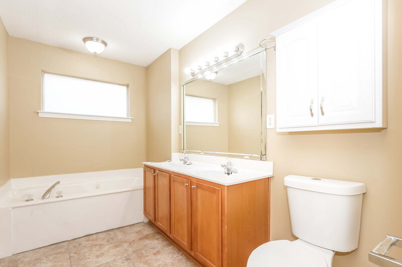 1,725/Mo, 7787 Allen Ridge Ln Olive Branch, MS 38654 Bathroom View