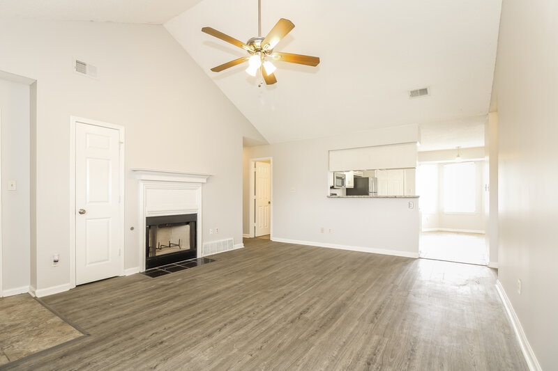 1,630/Mo, 2916 Churchwell Dr Horn Lake, MS 38637 Living Room View