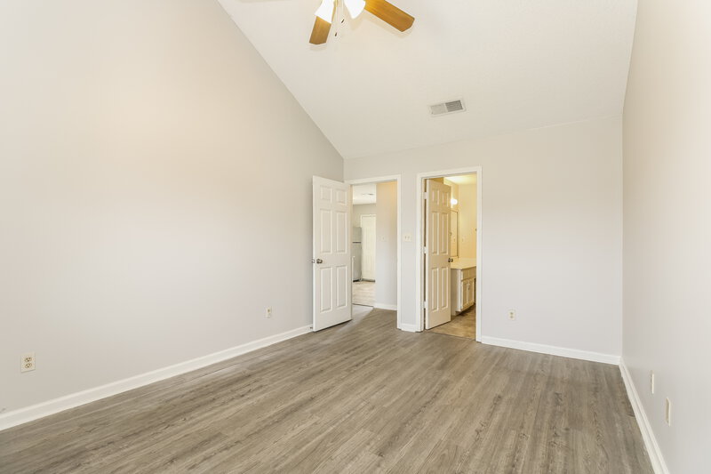 1,630/Mo, 2916 Churchwell Dr Horn Lake, MS 38637 Main Bedroom View 2