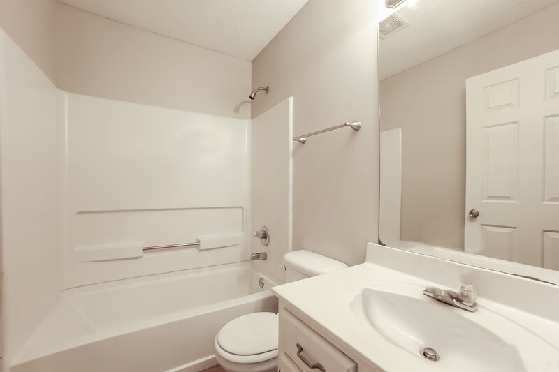 2,090/Mo, 7394 Paddock Cove Southaven, MS 38671 Bathroom View