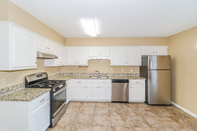 1,710/Mo, 7390 Paddock Cove Southaven, MS 38671 Kitchen View
