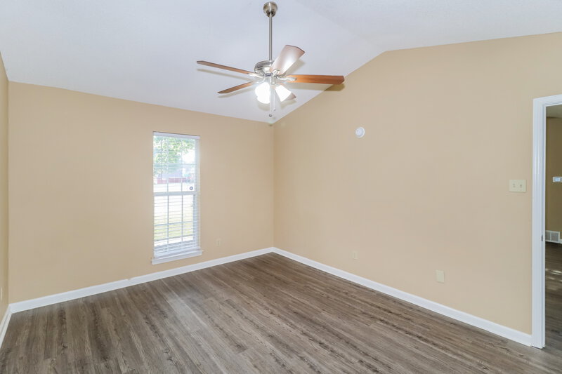 1,710/Mo, 7390 Paddock Cove Southaven, MS 38671 Main Bedroom View 2