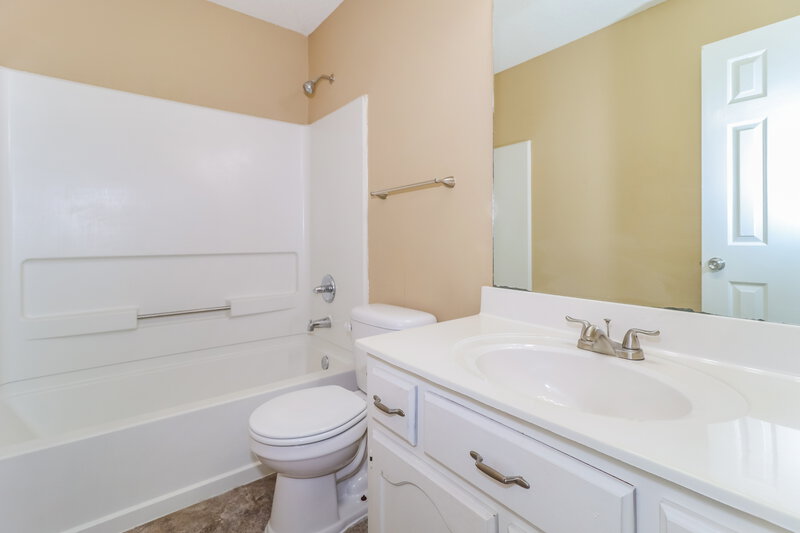 1,710/Mo, 7390 Paddock Cove Southaven, MS 38671 Bathroom View
