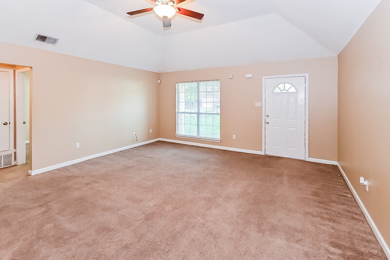1,680/Mo, 12621 Fox Run Cove Olive Branch, MS 38654 Living Room View 4