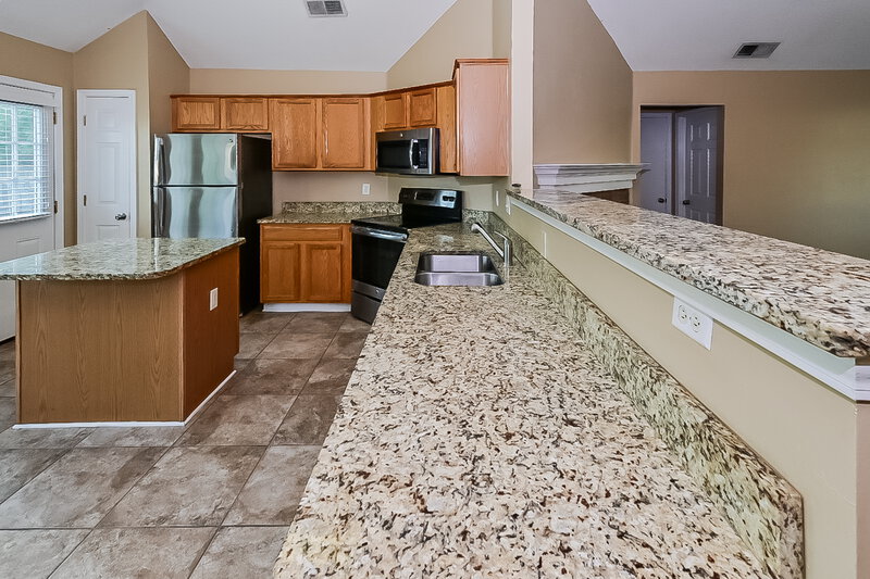 1,680/Mo, 12621 Fox Run Cove Olive Branch, MS 38654 Kitchen View