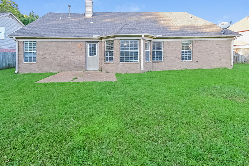 1,680/Mo, 12621 Fox Run Cove Olive Branch, MS 38654 Rear View