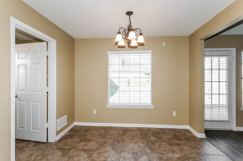 1,610/Mo, 6776 Anna May Dr Walls, MS 38680 Dining Room View