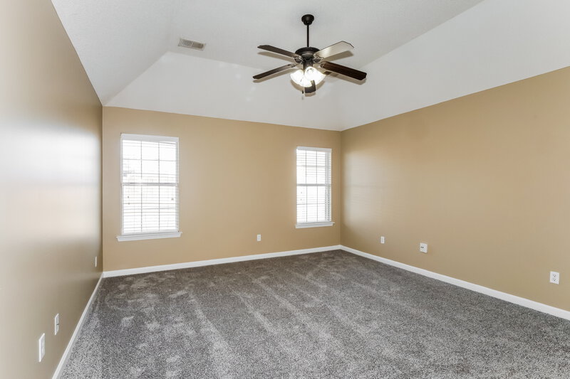 1,610/Mo, 6776 Anna May Dr Walls, MS 38680 Main Bedroom View