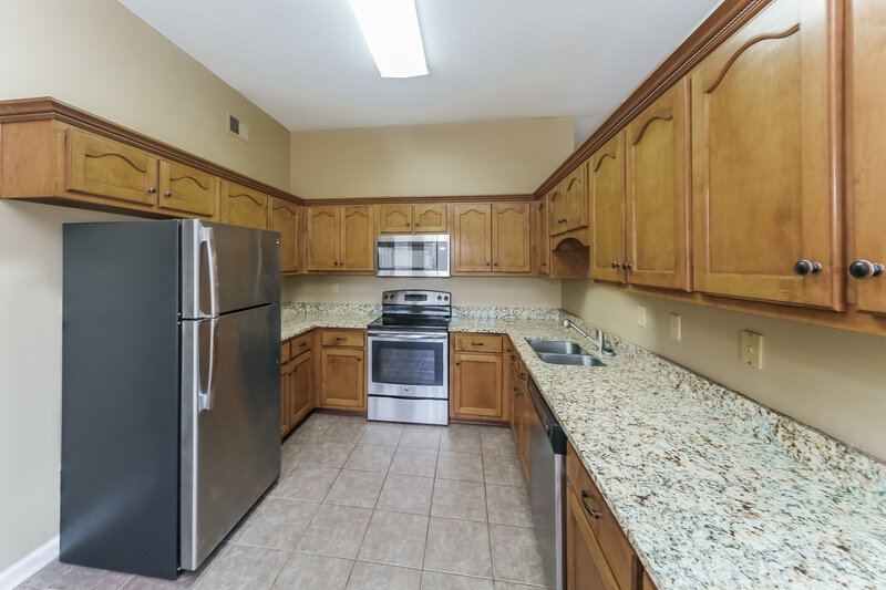 1,695/Mo, 6808 Anna May Dr Walls, MS 38680 Kitchen View 2