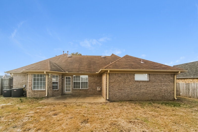 1,695/Mo, 6808 Anna May Dr Walls, MS 38680 Rear View