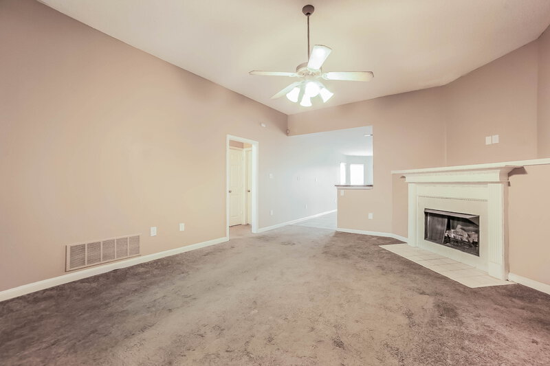 1,810/Mo, 8153 Mary Payton Dr Southaven, MS 38671 Living Room View