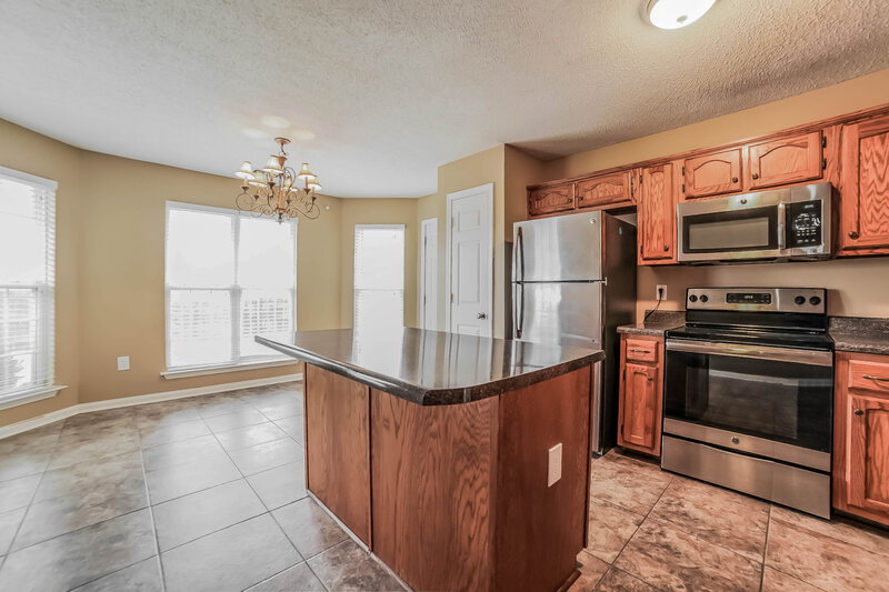 1,810/Mo, 8153 Mary Payton Dr Southaven, MS 38671 Kitchen View 2