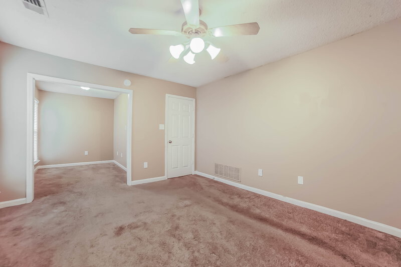 1,810/Mo, 8153 Mary Payton Dr Southaven, MS 38671 Main Bedroom View