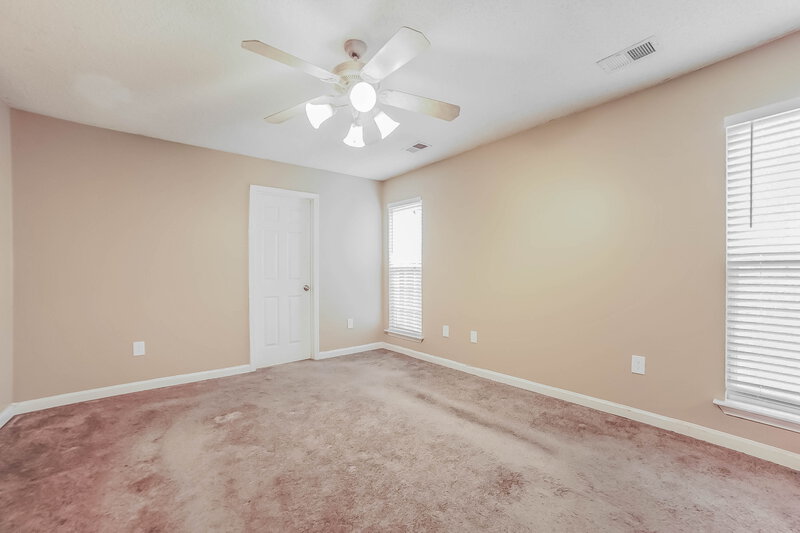 1,810/Mo, 8153 Mary Payton Dr Southaven, MS 38671 Main Bedroom View 2