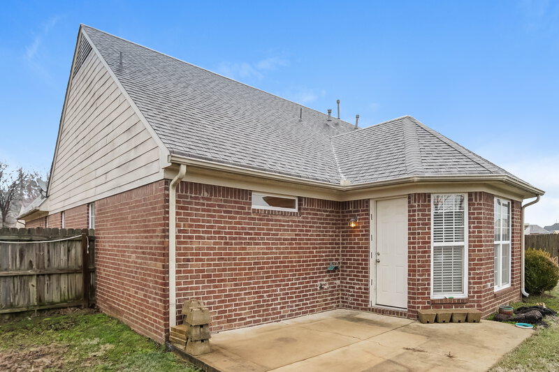 1,810/Mo, 8153 Mary Payton Dr Southaven, MS 38671 Rear View