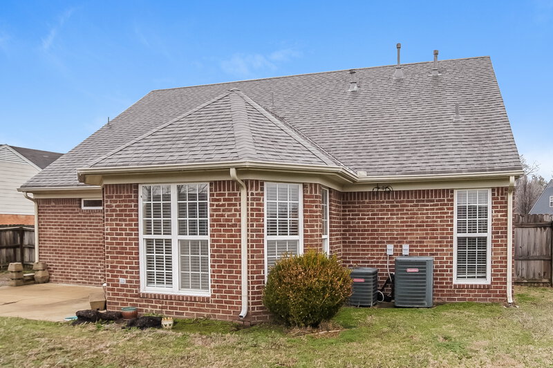 1,810/Mo, 8153 Mary Payton Dr Southaven, MS 38671 Rear View 2