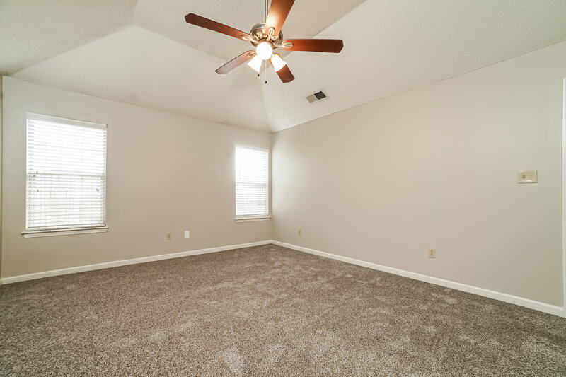 1,700/Mo, 4078 Shadow Glen Dr Horn Lake, MS 38637 Main Bedroom View 2