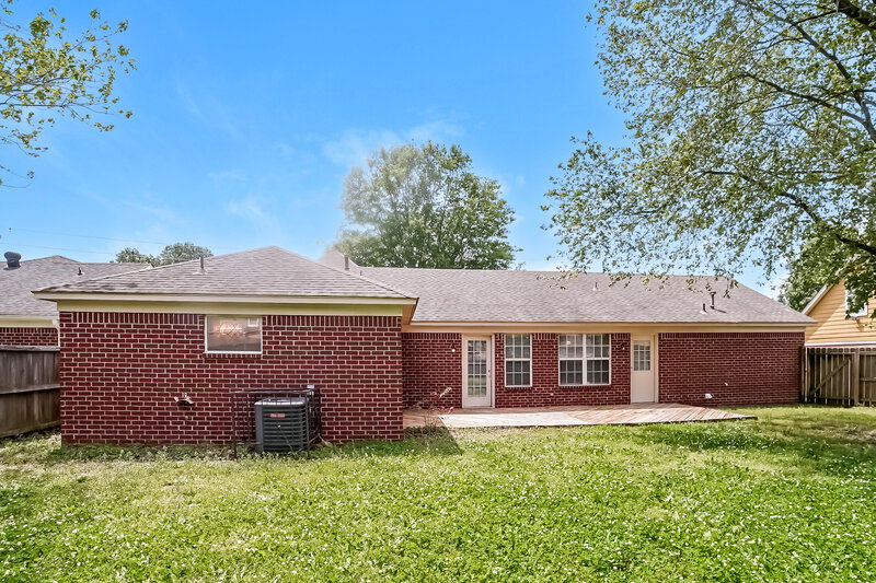 1,700/Mo, 4078 Shadow Glen Dr Horn Lake, MS 38637 Rear View