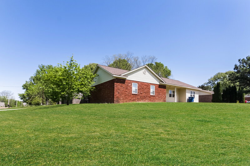 1,780/Mo, 10018 Goodman Rd Olive Branch, MS 38654 Front View