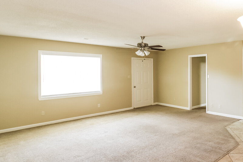 1,780/Mo, 10018 Goodman Rd Olive Branch, MS 38654 Living Room View